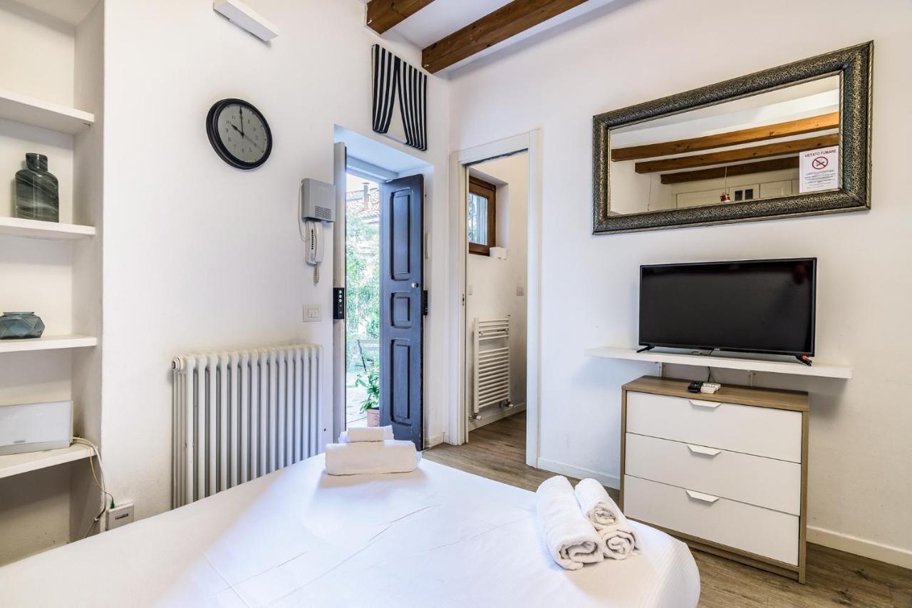 Secret Navigli Suite มิลาน ภายนอก รูปภาพ